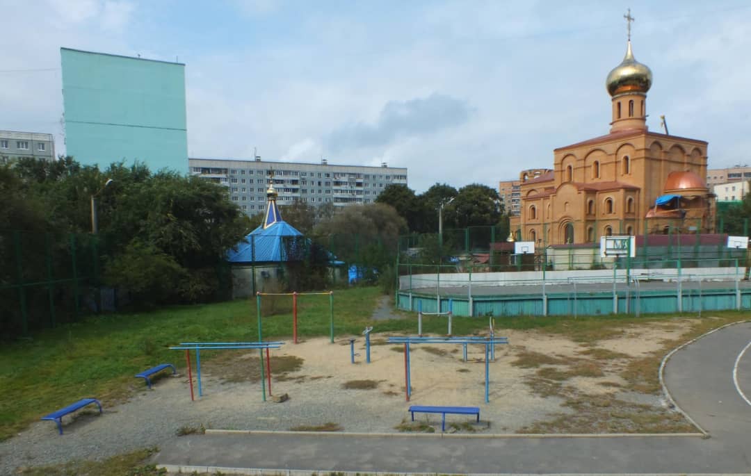 Klimmzugstange bei Calisthenics Park at улица Лермонтова, Трудовое – Foto 1 von 2