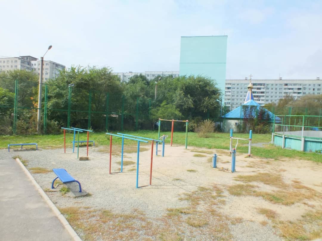 Barren bei Calisthenics Park at улица Лермонтова, Трудовое – Foto 2 von 2
