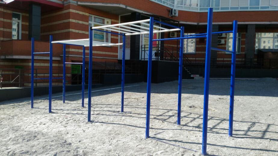 Бруси на майданчику Calisthenics Park at улица Высоцкого, городской округ Новосибирск #wp2453 – фото 2 з 3