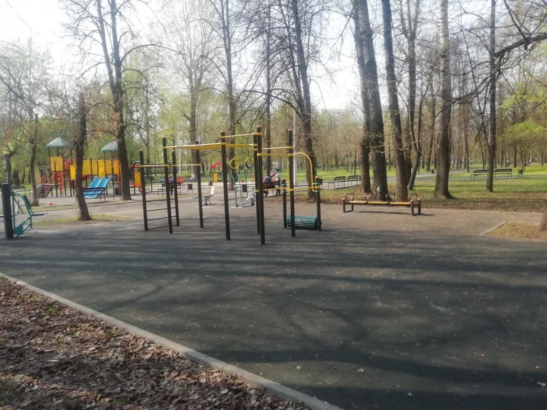 Abs Bench at Calisthenics Park at Люблинская улица, Москва – photo 4 of 4