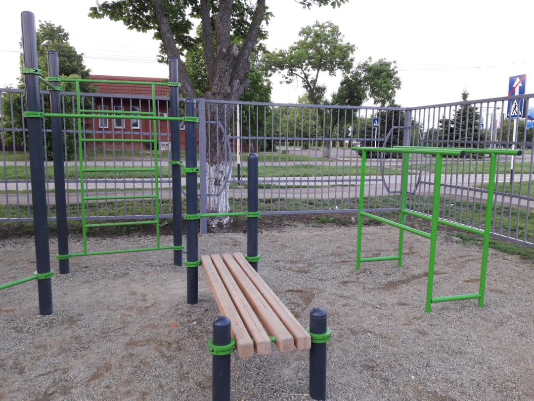 Barra de Flexiones en Calisthenics Park at Октябрьская улица, Кореновск – foto 5 de 6