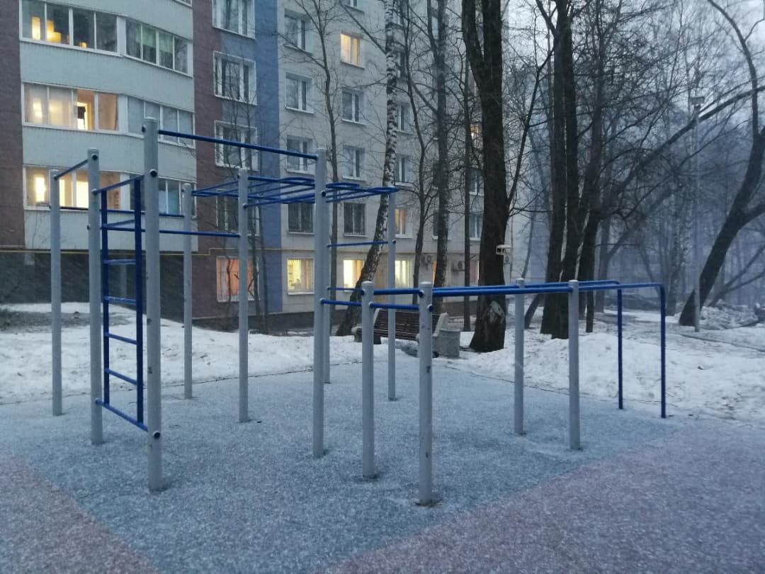 Pull Up Bar at Calisthenics Park at Нахимовский проспект, Москва #wp2477 – photo 1 of 2