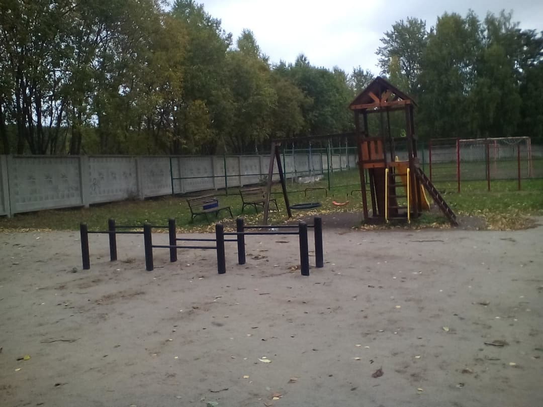 Bancă pentru abdomen la Calisthenics Park at Беговая дорожка 5 км., Озёрский городской округ – fotografia 5 din 6