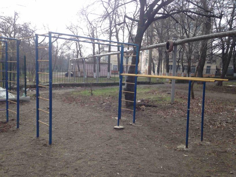 Klimmzugstange bei Calisthenics Park at вулиця Віталія Нестеренка, Одеса – Foto 1 von 2