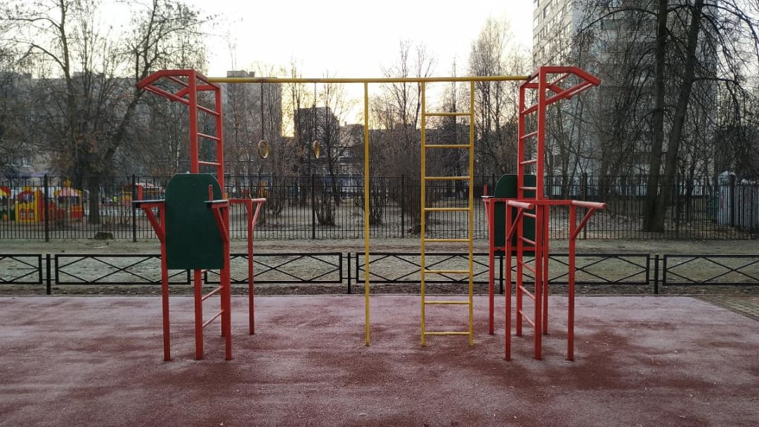 Spalliera presso Calisthenics Park at Серебристый бульвар, Санкт-Петербург #wp2603 – foto 3 di 5