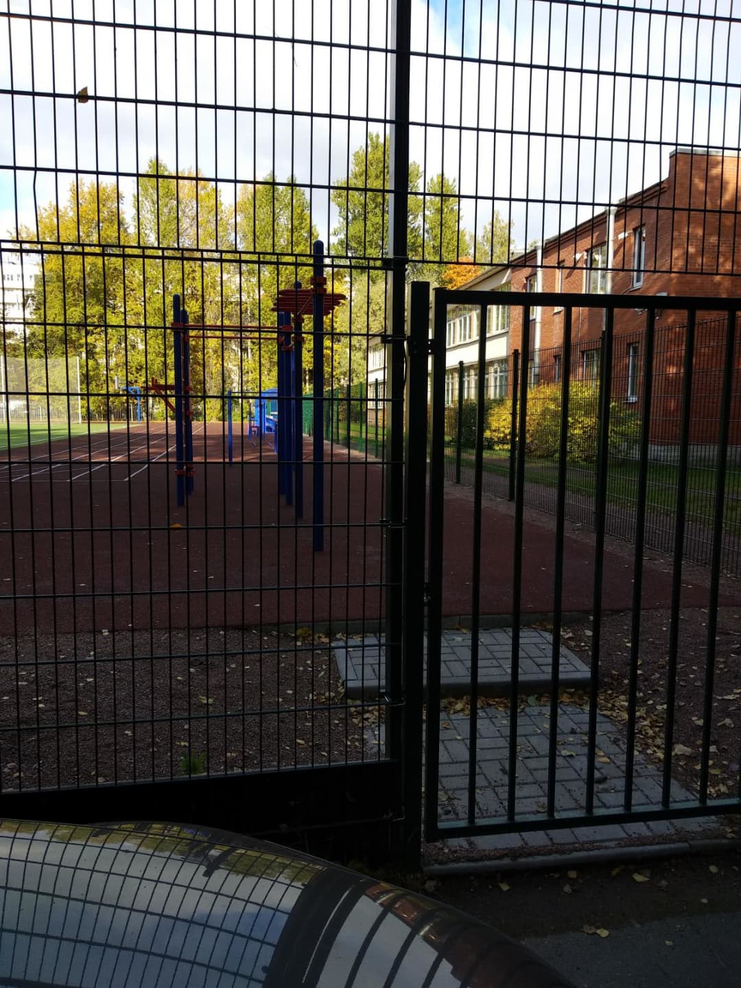 Abs Bench at Calisthenics Park at проспект Маршала Блюхера, Санкт-Петербург – photo 4 of 9