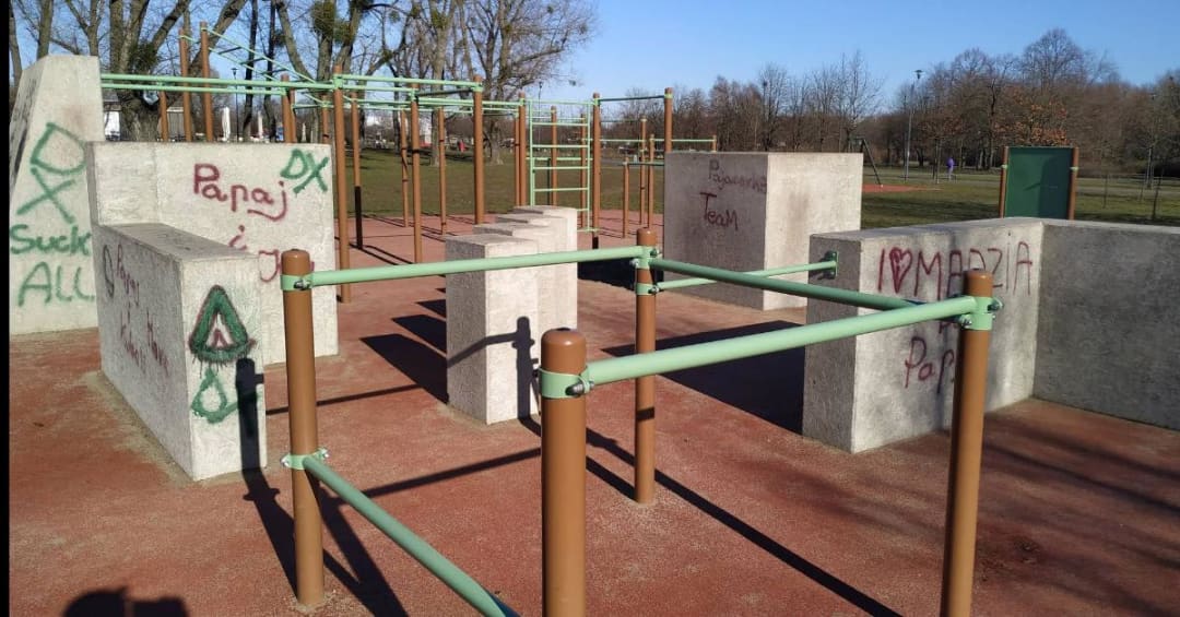 Рукохід на майданчику Calisthenics Park at Street Workout Park Jana Pawła II, Poznań – фото 3 з 3