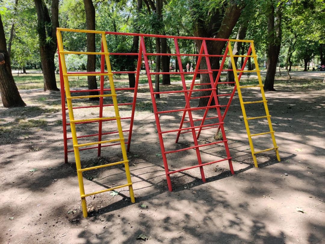 Barren bei Calisthenics Park at вулиця Героїв Крут, Одеса – Foto 2 von 5