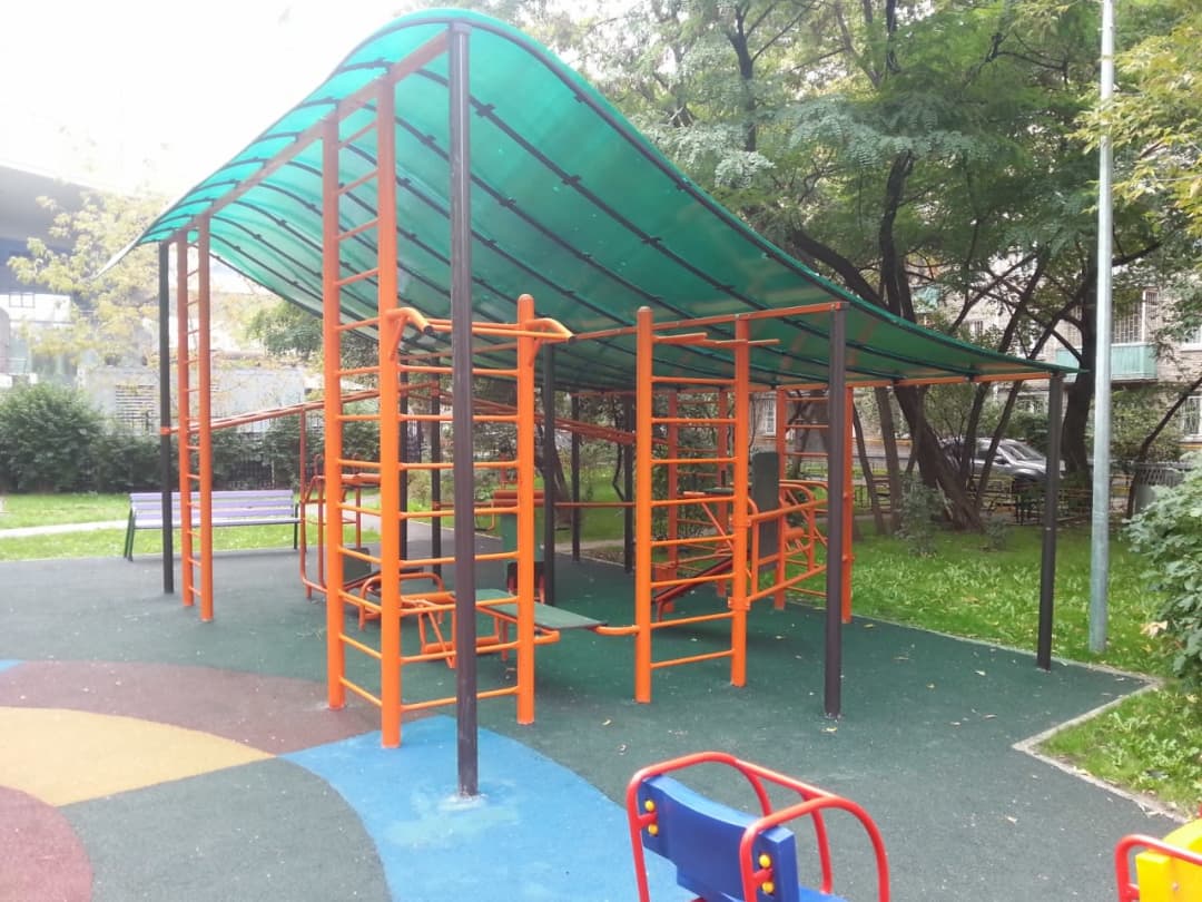 Pull Up Bar at Calisthenics Park at Большой Девятинский переулок, Москва – photo 1 of 5