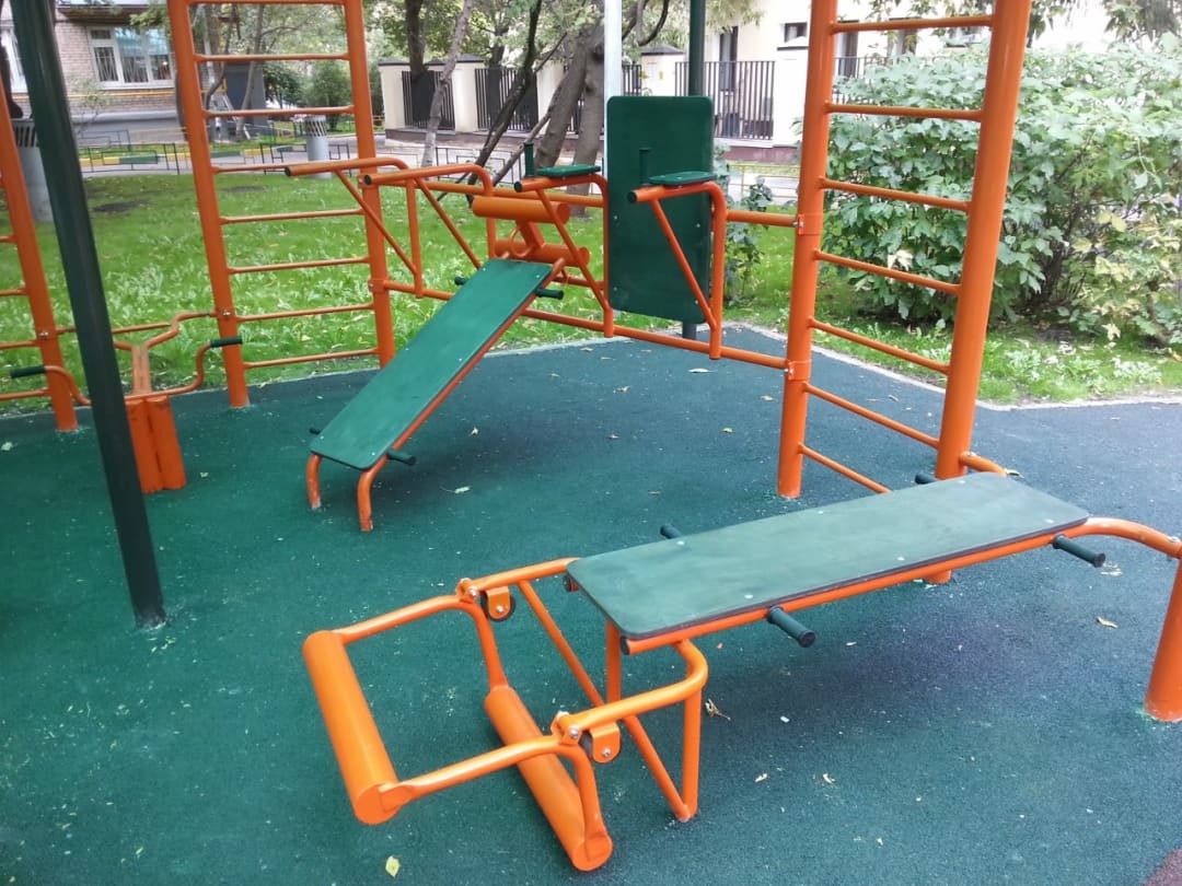 Abs Bench at Calisthenics Park at Большой Девятинский переулок, Москва – photo 5 of 5