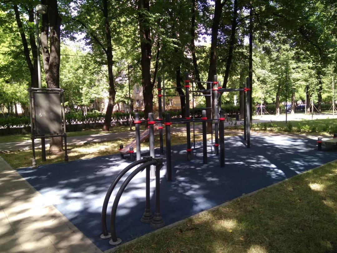 Monkey Bars at Calisthenics Park at улица Серпуховский Вал, Москва – photo 3 of 4