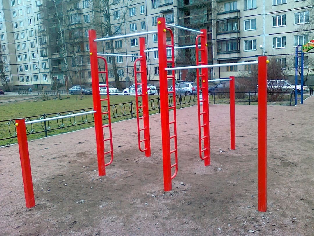 Pull Up Bar at Calisthenics Park at Дунайский проспект, Санкт-Петербург #wp2745 – photo 1 of 2