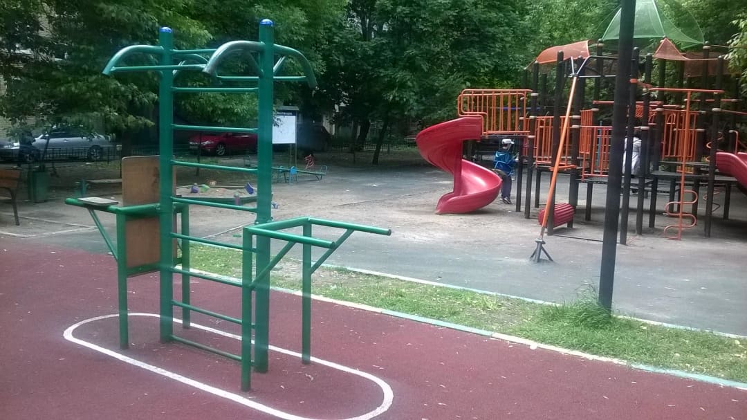 Parallel Gym Bars at Calisthenics Park at Банный переулок, Москва – photo 2 of 3