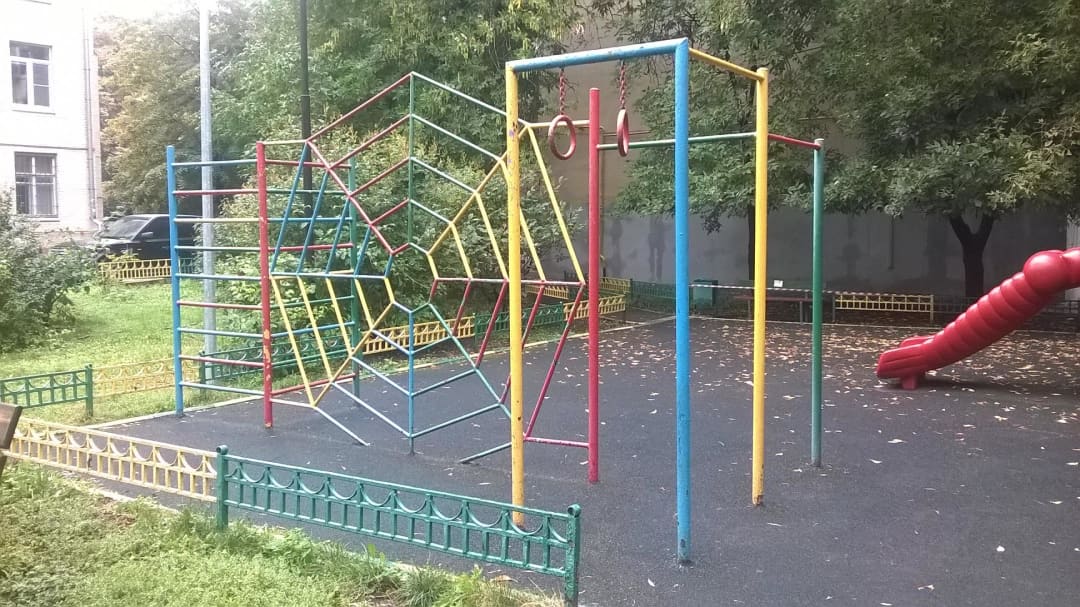 Pull Up Bar at Calisthenics Park at Банный переулок, Москва #wp2756 – photo 1 of 2