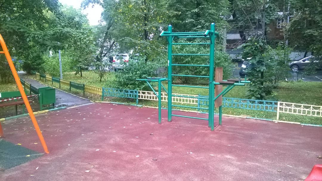Parallel Gym Bars at Calisthenics Park at Банный переулок, Москва #wp2756 – photo 2 of 2