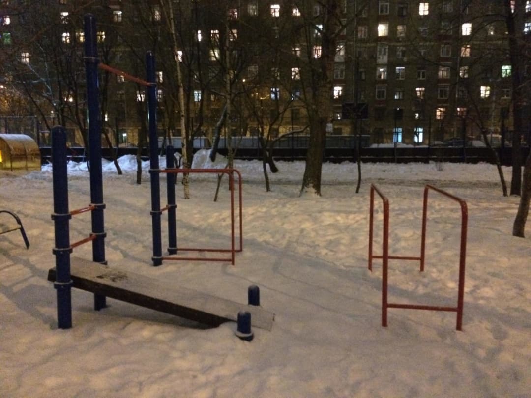 Parallel Gym Bars at Calisthenics Park at улица Зои и Александра Космодемьянских, Москва – photo 2 of 4
