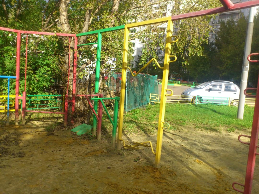 Pull Up Bar at Calisthenics Park at Авиамоторная улица, Москва #wp2832 – photo 1 of 3