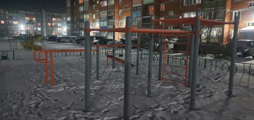 Parallel Gym Bars at Outdoor Gym in микрорайон Мясникова, Тайшет – photo 2 of 6