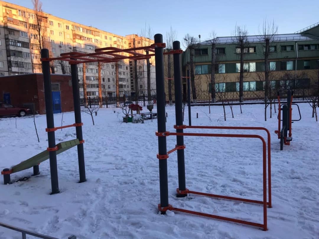 Pull Up Bar at Outdoor Gym in Весенний микрорайон, Старый Оскол – photo 1 of 3