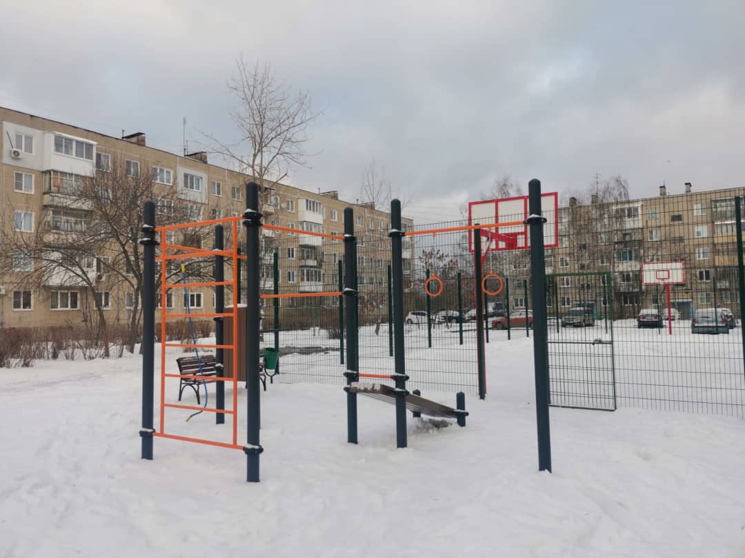 Barra de Dominadas en Calisthenics Park at улица Комбрига Патоличева, Дзержинск – foto 1 de 1