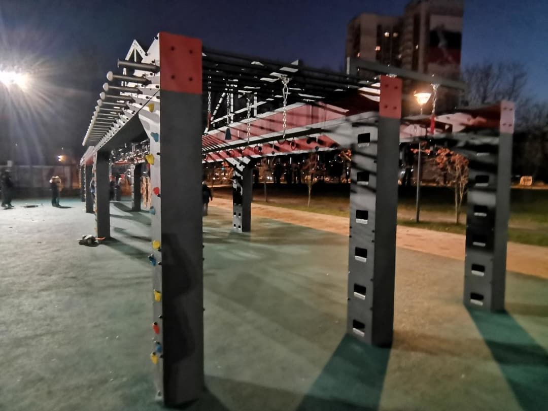 Pull Up Bar at Calisthenics Park at проезд Дежнёва, Москва #wp2930 – photo 4 of 5