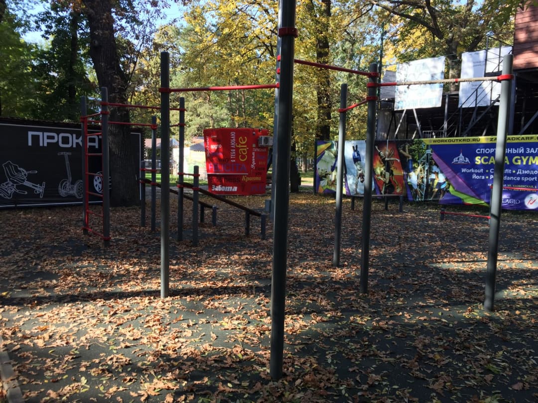 Barras Paralelas en Calisthenics Park at Чистяковская аллея, Краснодар – foto 3 de 3
