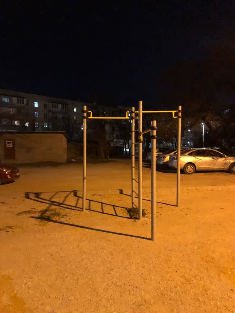 Брусья на площадке Calisthenics Park at улица Павла Корчагина, Севастополь – фото 2 из 6