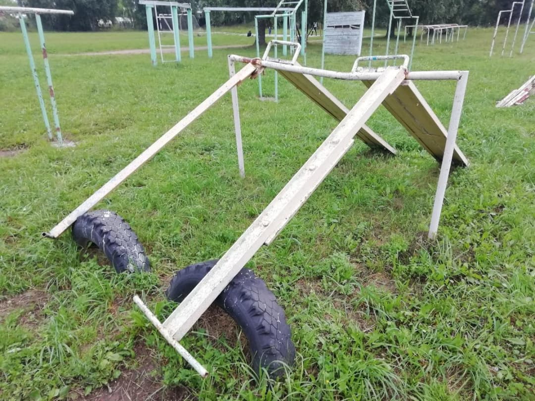 Рукохід на майданчику Calisthenics Park at Школьная улица, Садовый – фото 3 з 5