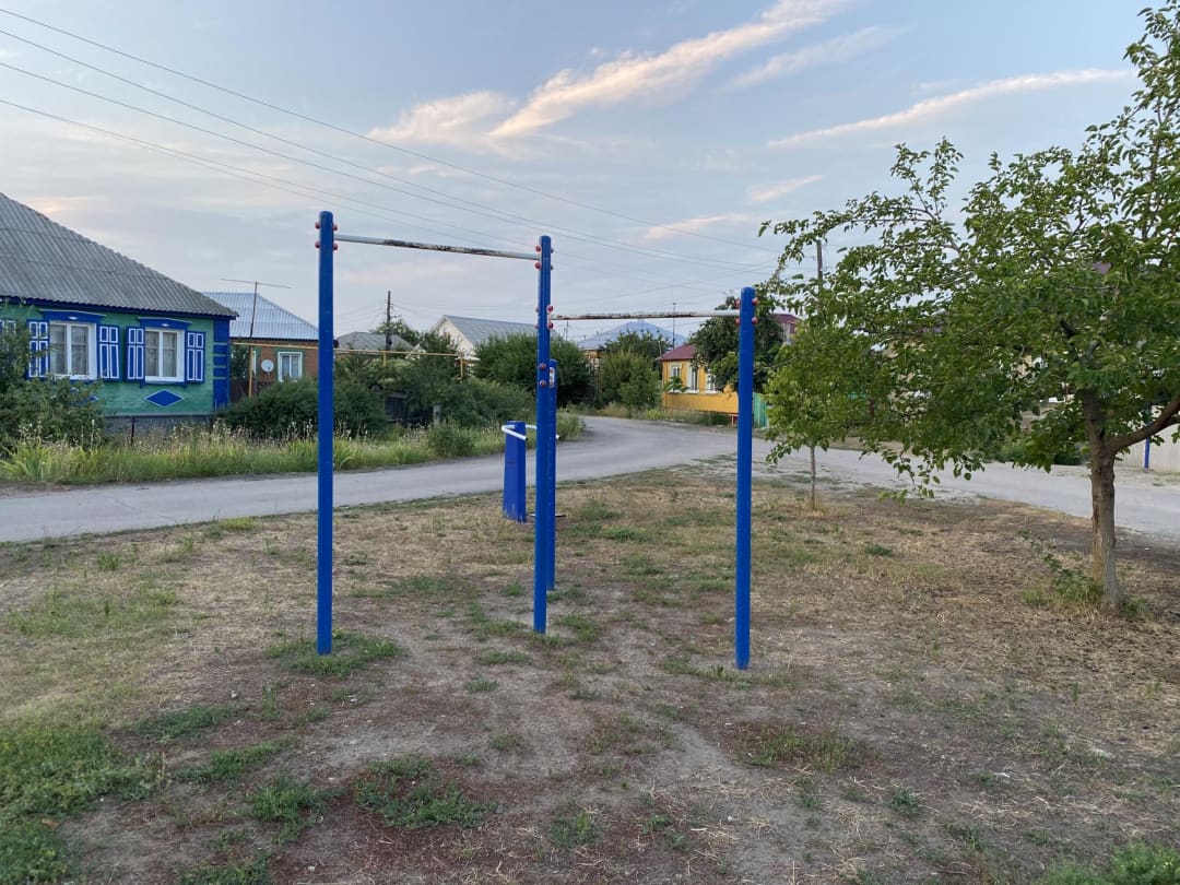 Лавка для преса на майданчику Calisthenics Park at Молодёжный переулок, Богучар – фото 2 з 2