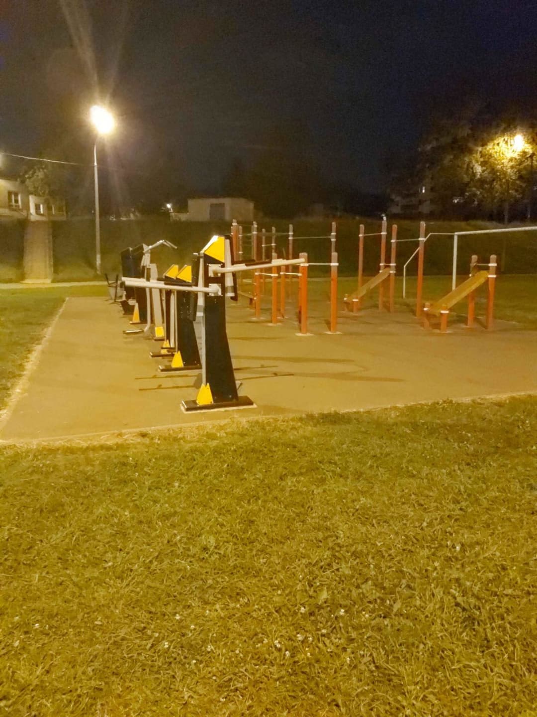 Pull Up Bar at Calisthenics Park at вуліца Альшэўскага, Мінск – photo 1 of 7