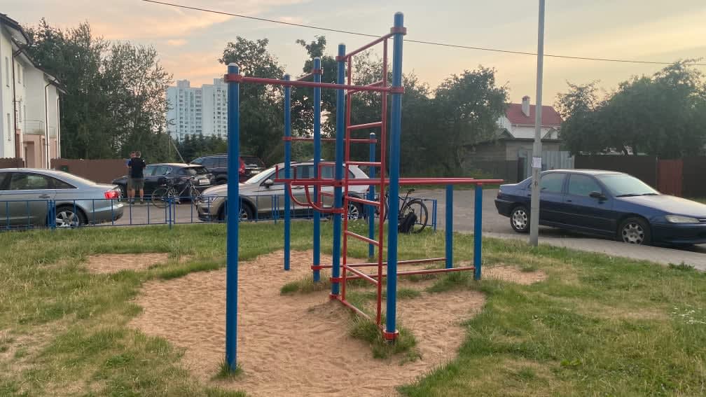 Pull Up Bar at Calisthenics Park at вуліца Шчотаўка, Мінск – photo 1 of 2