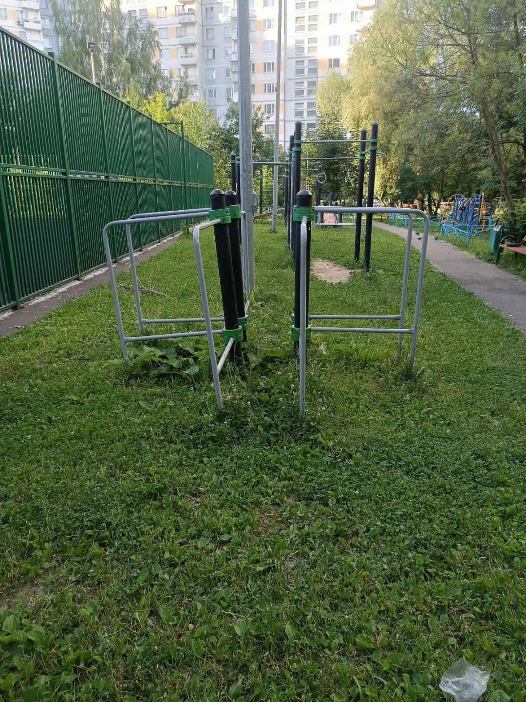 Pull Up Bar at Calisthenics Park at Тропарёвская улица, Москва #wp3098 – photo 1 of 6