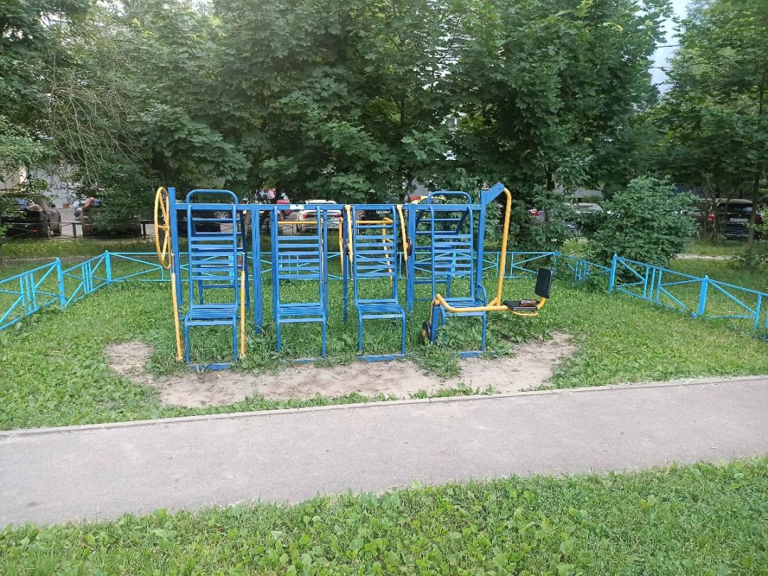 Abs Bench at Calisthenics Park at Тропарёвская улица, Москва #wp3098 – photo 6 of 6