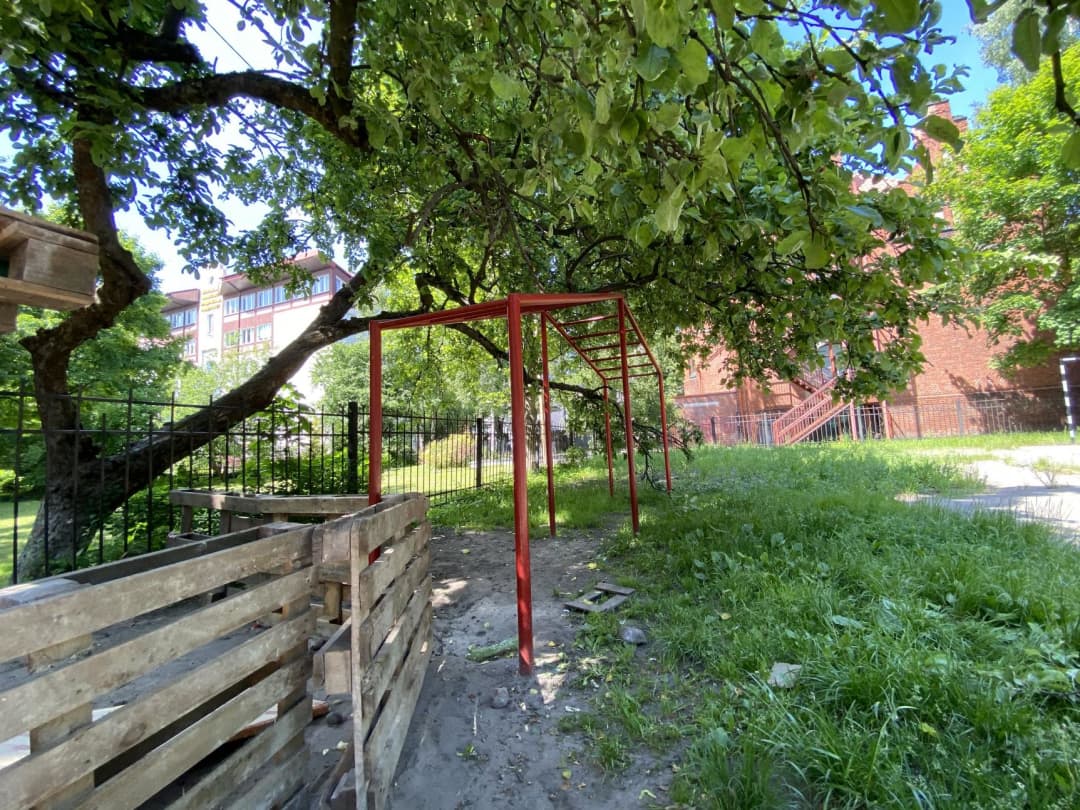 Monkey Bars la Calisthenics Park at Комсомольская улица, Калининград – fotografia 3 din 3
