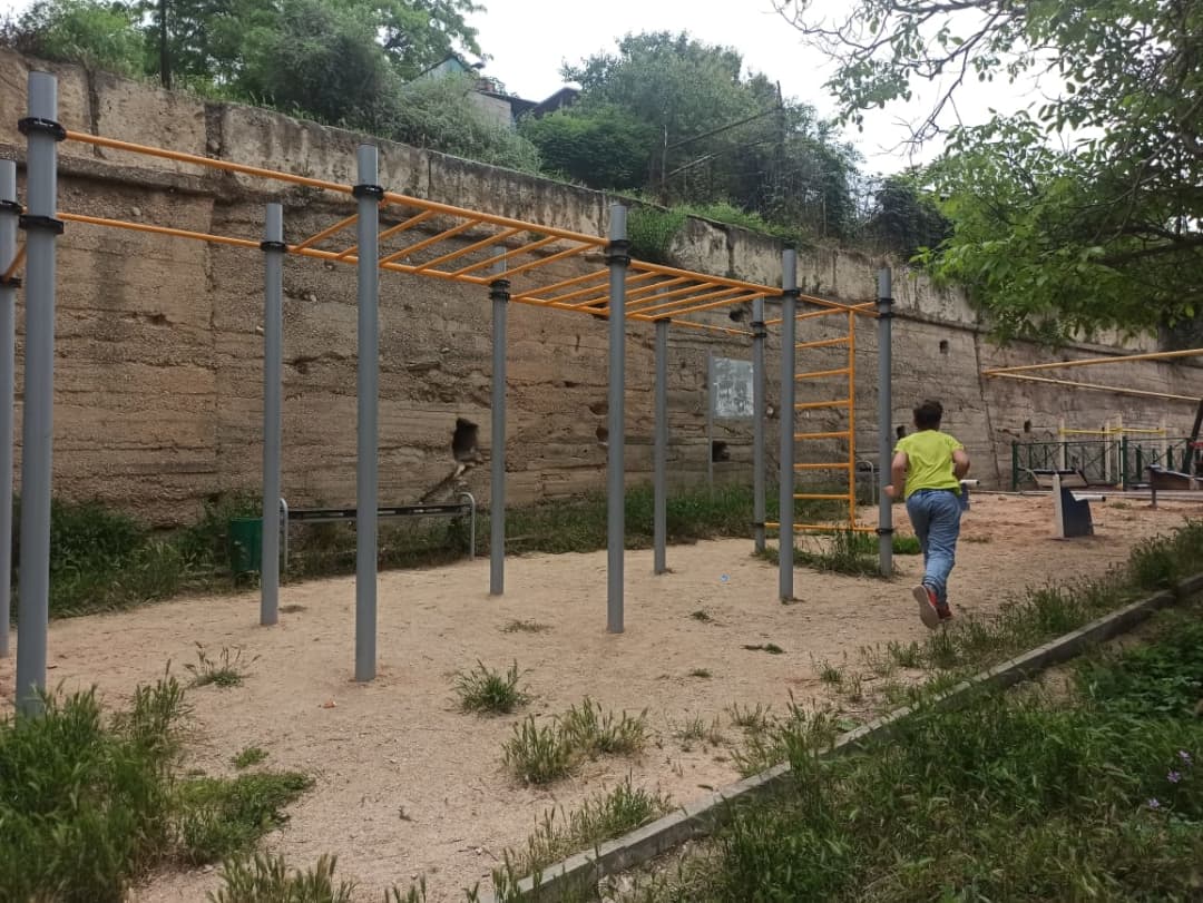 Pull Up Bar at Calisthenics Park at площадь Генерала Захарова, Севастополь – photo 1 of 2