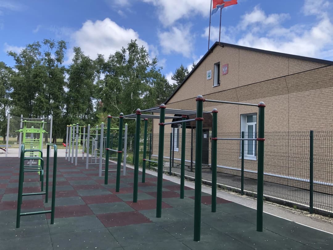 Parallel Gym Bars at Calisthenics Park at Артиллерийская улица, Благовещенск – photo 3 of 3