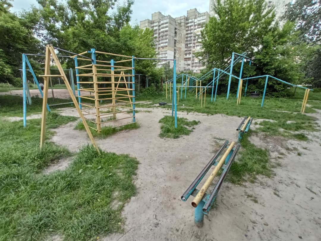 Pull Up Bar at Calisthenics Park at Ростиславська вулиця, Київ – photo 1 of 3