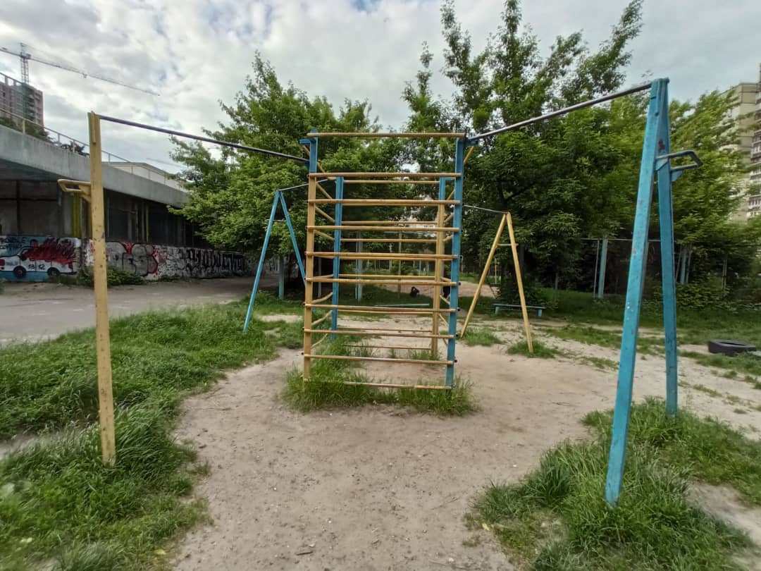 Parallel Gym Bars at Calisthenics Park at Ростиславська вулиця, Київ – photo 2 of 3