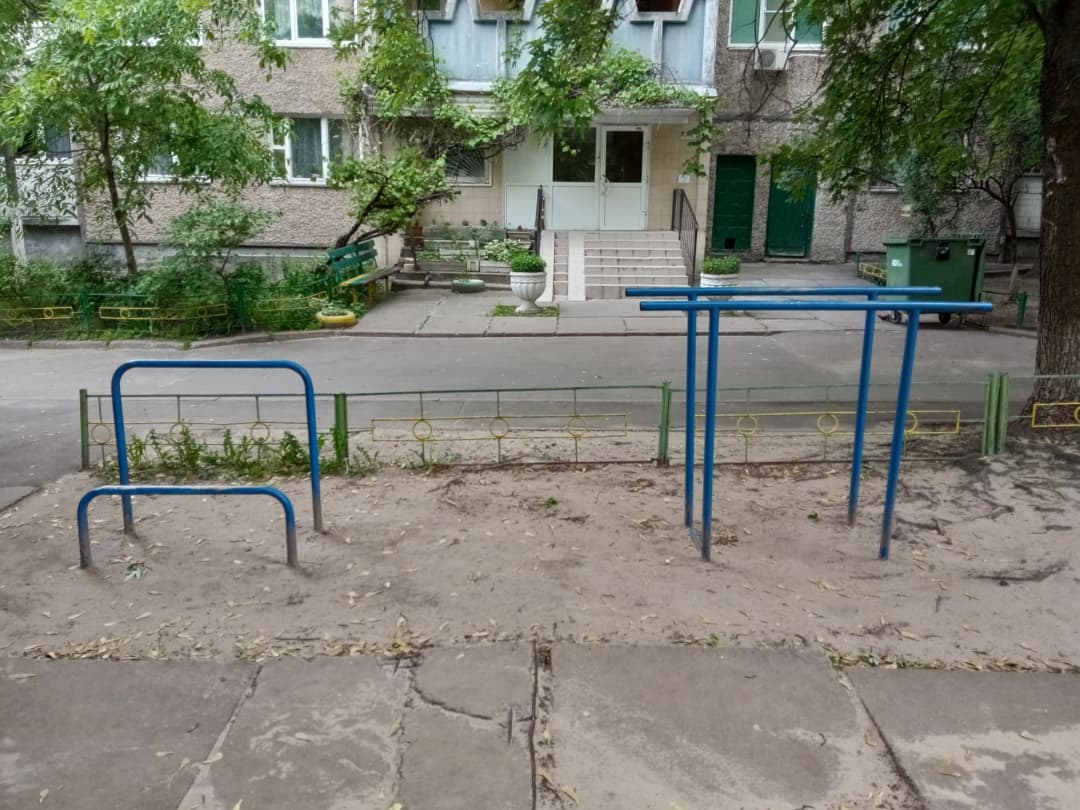Monkey bar presso Calisthenics Park at вулиця Глібова, Київ #wp3138 – foto 3 di 5
