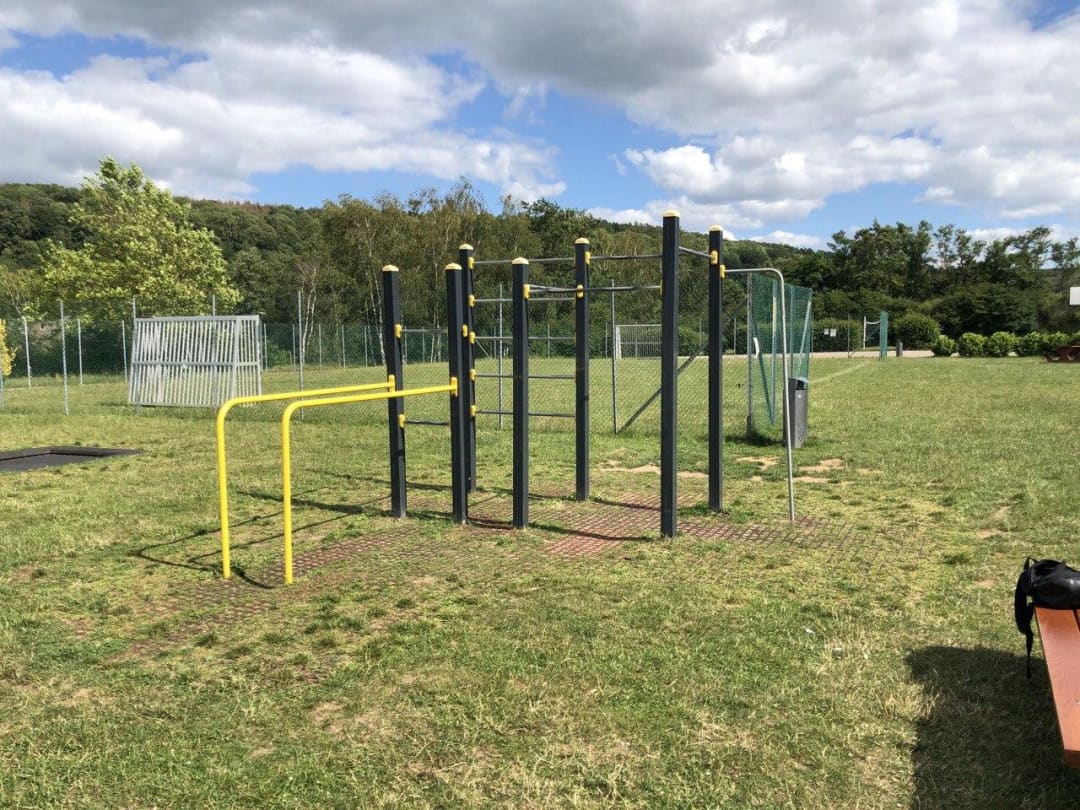 Barres parallèles à Calisthenics Park at Rue Barbourg, Esch-sur-Alzette – photo 2 sur 2