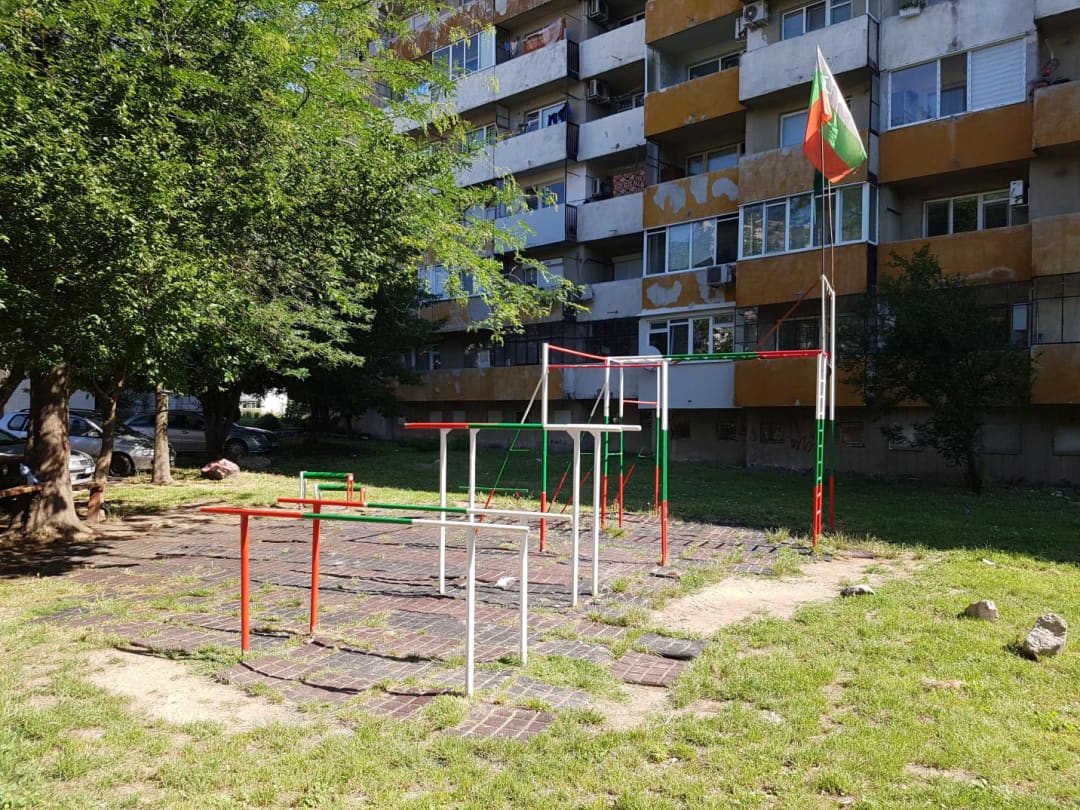 Barre de traction à Outdoor Gym in ж.к. Златен рог, Ямбол – photo 1 sur 3