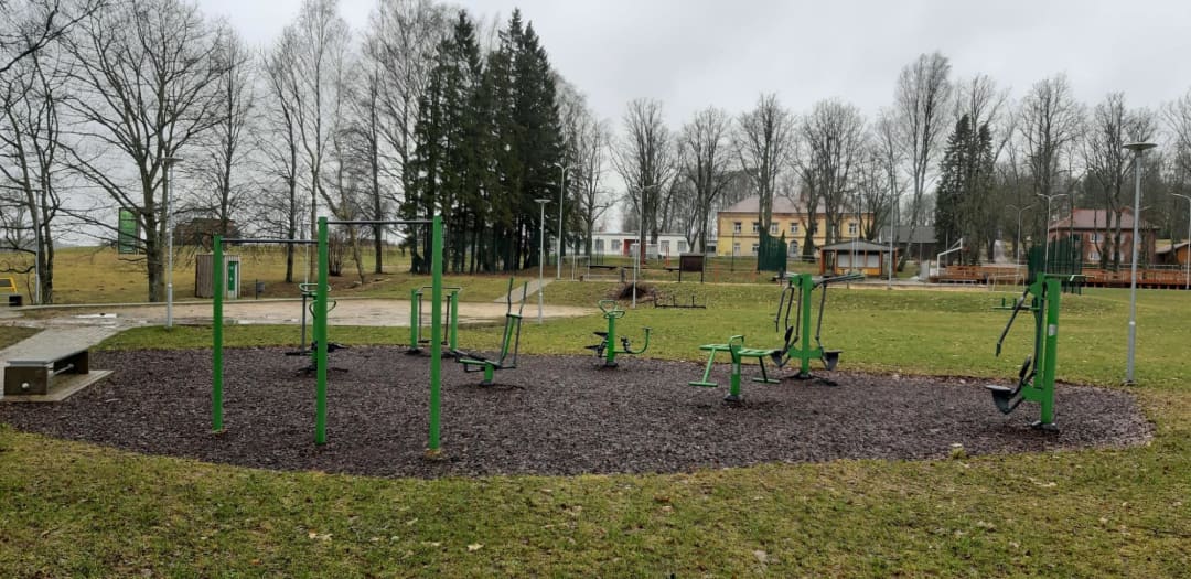 Pull Up Bar at Calisthenics Park at Izmēģinātāju iela, Priekuļu pagasts – photo 1 of 3