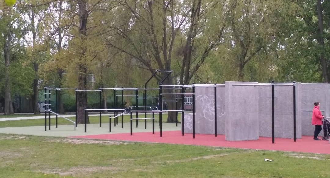 Barres parallèles à Calisthenics Park at RoweLove Rataje, Poznań – photo 2 sur 4