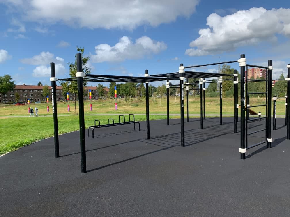 Barres parallèles à Calisthenics Park at Bar Brothers Park, Haarlem – photo 10 sur 10