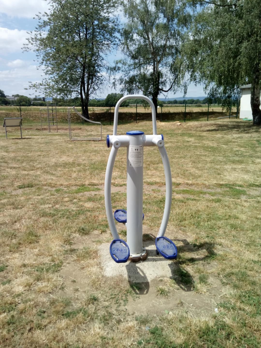 Брусья на площадке Calisthenics Park at August-Buß-Weg, Groß-Karben – фото 5 из 5