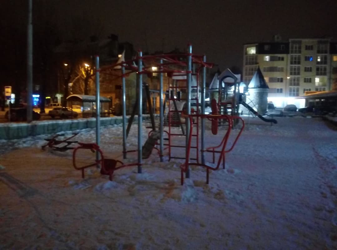 Parallel Gym Bars at Calisthenics Park at площа Марка Кропивницького, Львів – photo 2 of 4