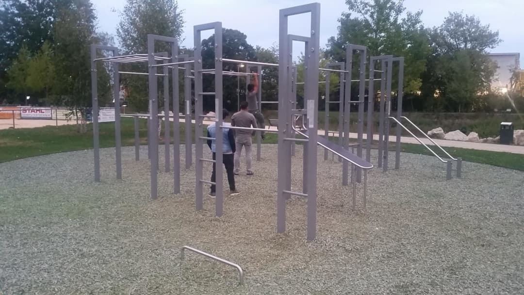 Barre de traction à Calisthenics Park at Ilmtalradweg, Pfaffenhofen an der Ilm – photo 1 sur 5