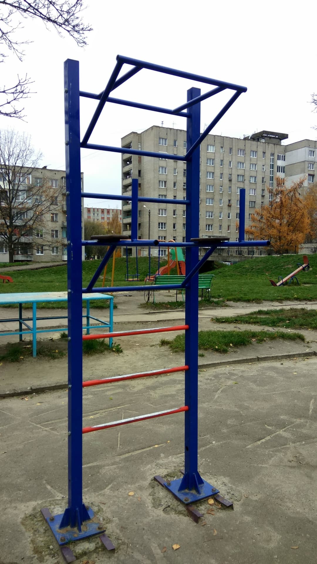 Abs Bench at Calisthenics Park at вулиця Володимира Великого, Львів – photo 5 of 9