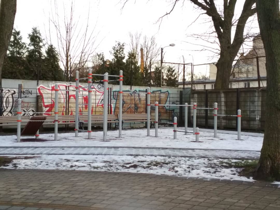 Barra de Dominadas en Calisthenics Park at Sparģeļu iela, Rīga – foto 1 de 2