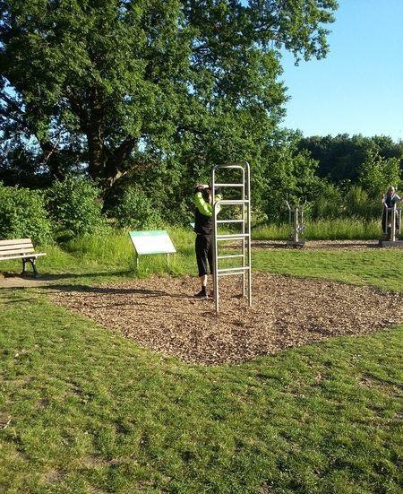 Брусья на площадке Calisthenics Park at 4FCIRCLE, Frankfurt am Main – фото 2 из 10
